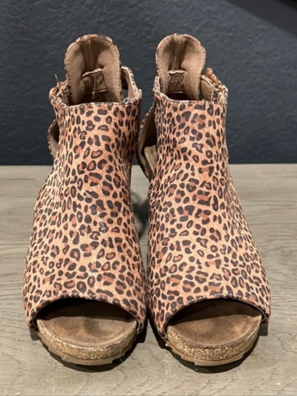 Leopard Print Open-Toe Women's Sandals - Tan Brown